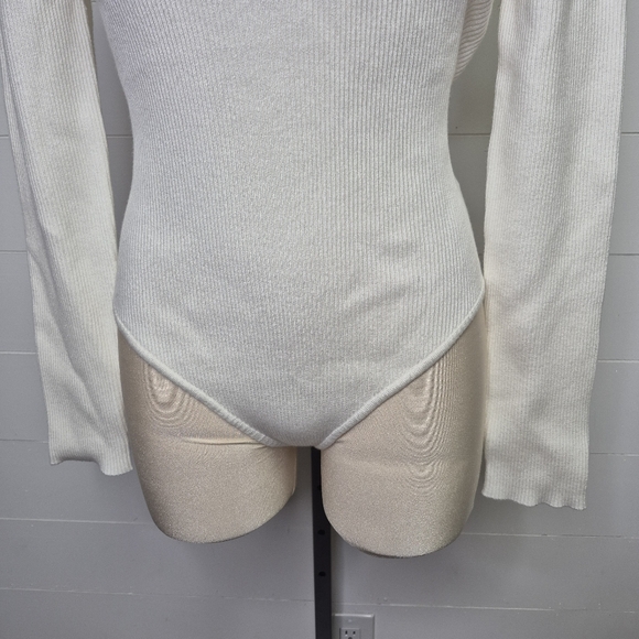 Guess Rhinestone Heart Cutout Ribbed Bodysuit Size M - Picture 5 of 12